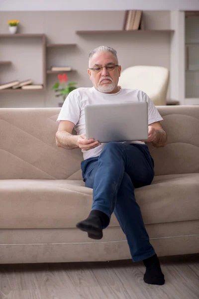 Old Man Sitting Home Pandemic — Fotografia de Stock