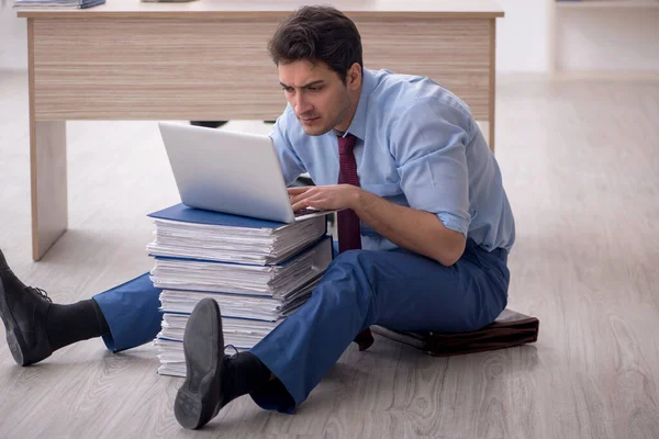Young Employee Unhappy Excessive Work Workplace — Stockfoto