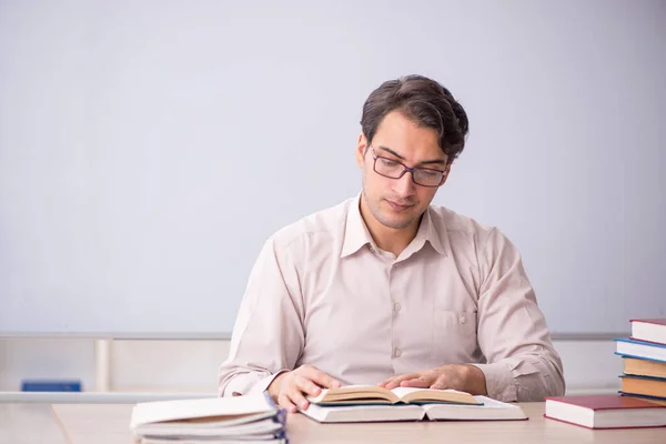 Young Teacher Student Sitting Classroom — Stock Photo, Image