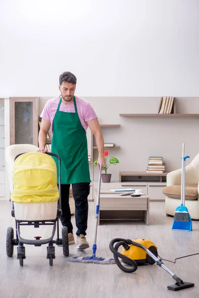 Young Contractor Cleaner Looking Newborn — Stock Photo, Image