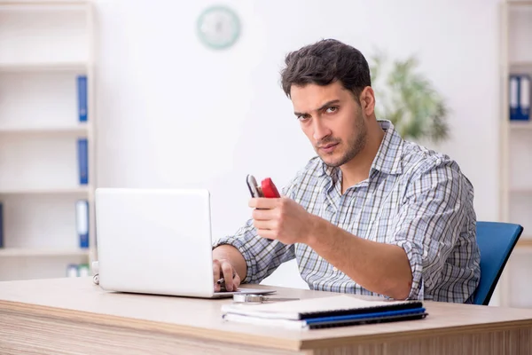Young Employee Working Office — Stock Photo, Image