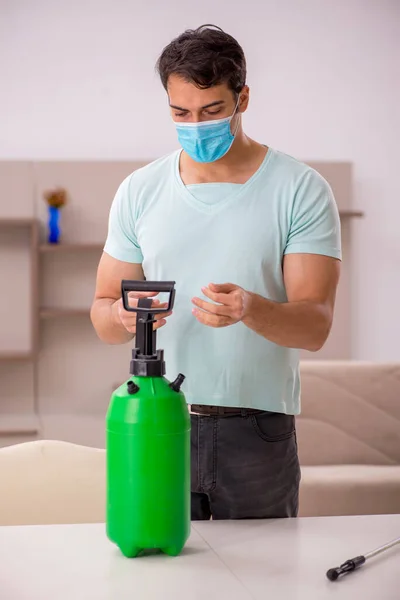 Young Contractor Doing Pest Control Home — Stock Photo, Image