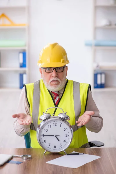 Old Architect Time Management Concept — Stock Photo, Image
