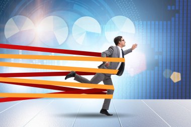 İşadamı bando tarafından kullanılıyor ve kısıtlanıyor