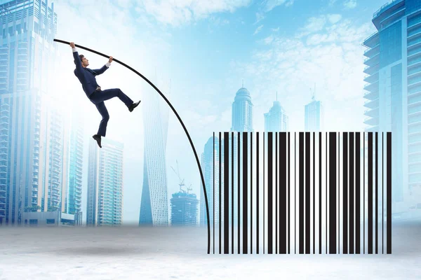 Бизнесмен Прыгает Через Штрих Код Прыжках Шестом — стоковое фото