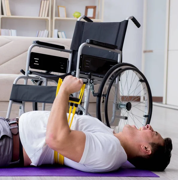 Hombre Discapacitado Recuperándose Una Lesión Casa — Foto de Stock