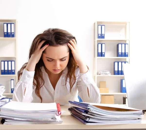 Young Female Employee Unhappy Excessive Work — Zdjęcie stockowe