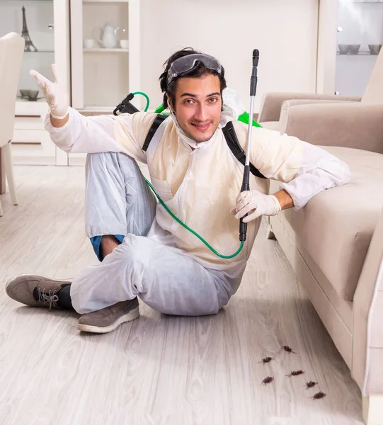 Pest Control Contractor Working Flat — Stock Photo, Image