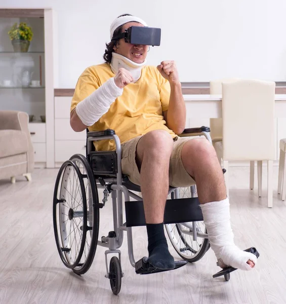 Young Man Accident Recovering Home — Stock Photo, Image