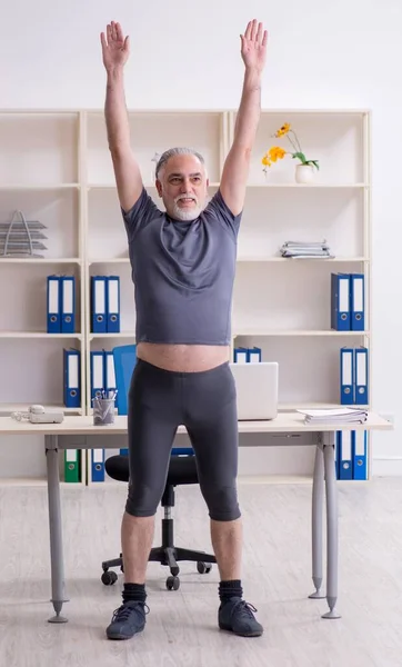 White Bearded Old Man Employee Doing Exercises Office — 스톡 사진