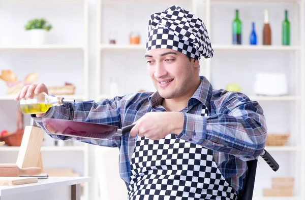Disabled Young Husband Frying Kitchen — Stock Photo, Image