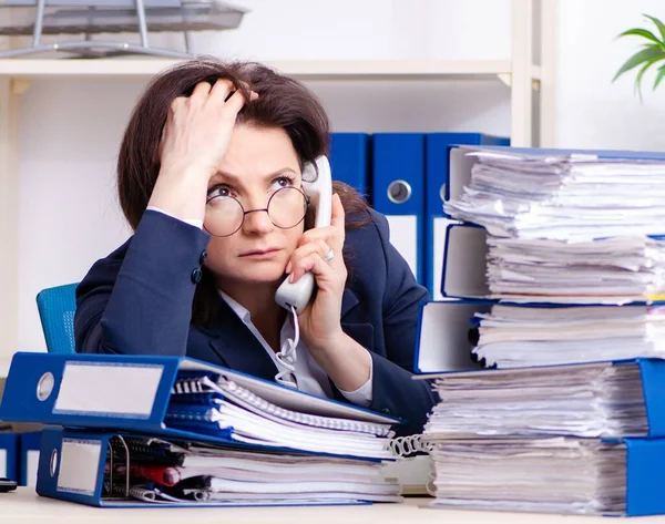 Middle Aged Businesswoman Unhappy Excessive Work — Stock Photo, Image