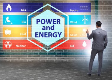 İş adamıyla enerji karışımı konsepti