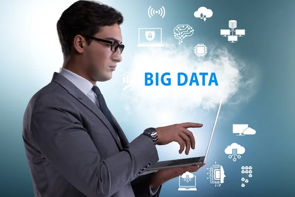 Concetto Big Data Con Persone Che Premono Pulsanti Virtuali — Foto Stock