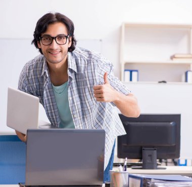 The it specialist working in the office