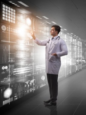 Erkek doktorla teletıp konsepti