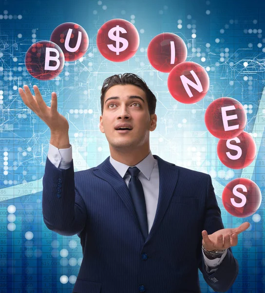 Homem Negócios Fazendo Malabarismo Entre Várias Prioridades Negócio — Fotografia de Stock