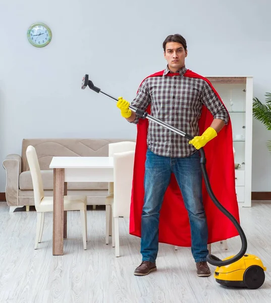 Die Superhelden Putzfrau Arbeitet Hause — Stockfoto