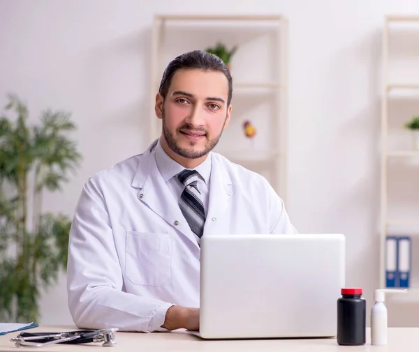 Young Male Doctor Working Clinic Hospital — Stock Photo, Image
