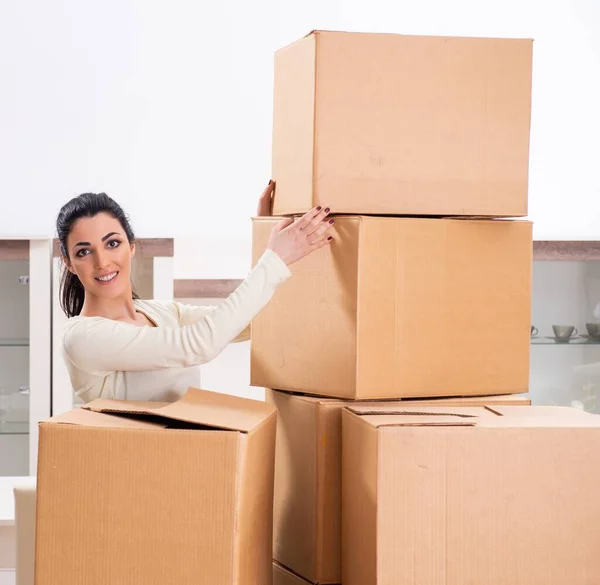 Young Woman Moving New Flat — Stock Photo, Image