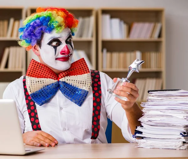 Homme Affaires Clown Travaillant Dans Bureau — Photo
