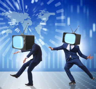 İnsan ve televizyon yerine medya zombisi kavramı.