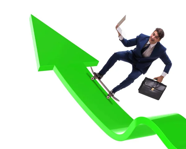財務グラフ上のスケートボードに乗るビジネスマン — ストック写真