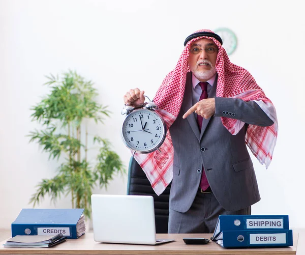 Старый Арабский Бухгалтер Концепции Управления Временем — стоковое фото