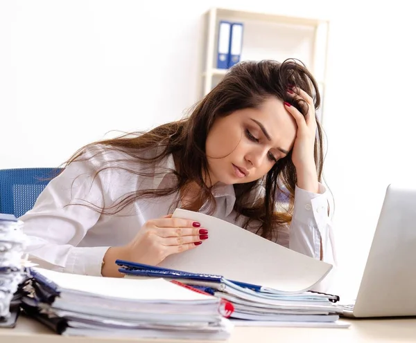 Young Female Employee Unhappy Excessive Work —  Fotos de Stock