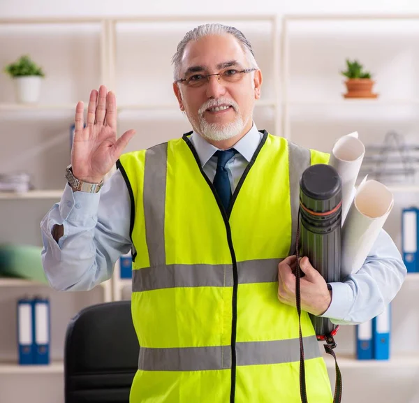 Aged Construction Engineer Working Office — Stock Photo, Image
