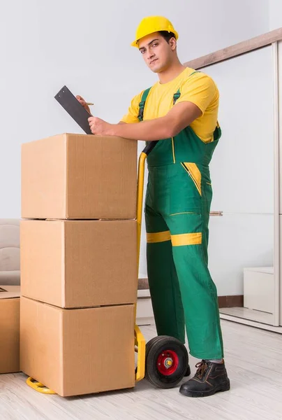 Trabalhador Transporte Entregando Caixas Para Casa — Fotografia de Stock