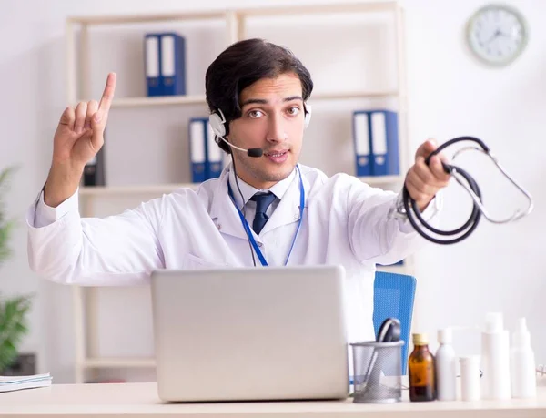 Young Male Doctor Telemedicine Concept — Stock Photo, Image