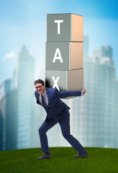 Biznesmen Pod Dużym Obciążeniem Podatkowym — Zdjęcie stockowe