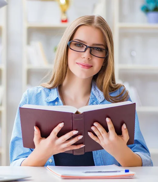 Young Teenage Female Student Preparing Exams Home — Stock Photo, Image