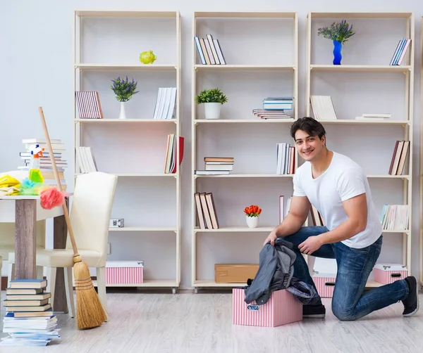Man Doing Cleaning Home — Stock Photo, Image