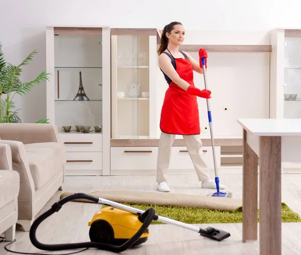Young Beautiful Woman Cleaning Apartment — Foto de Stock
