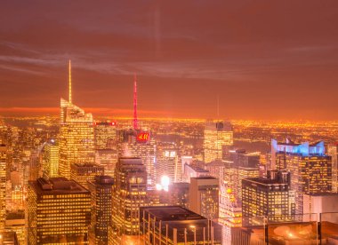 New York - 20 Aralık 2013: Aşağı Manhattan 'ın 20 Aralık' ta New York, ABD 'de görülmesi. New York 'ta en iyi gece manzarası var.