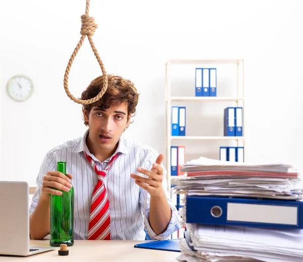 Empresário Desesperado Pensando Cometer Suicídio Enforcado — Fotografia de Stock