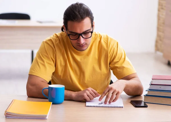 Young Student Taking Notes Exam Preparation — Stock Photo, Image