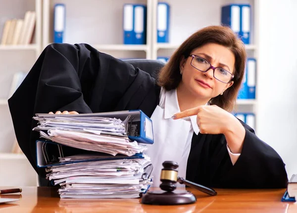 Middle Aged Female Doctor Working Courthouse — Stockfoto