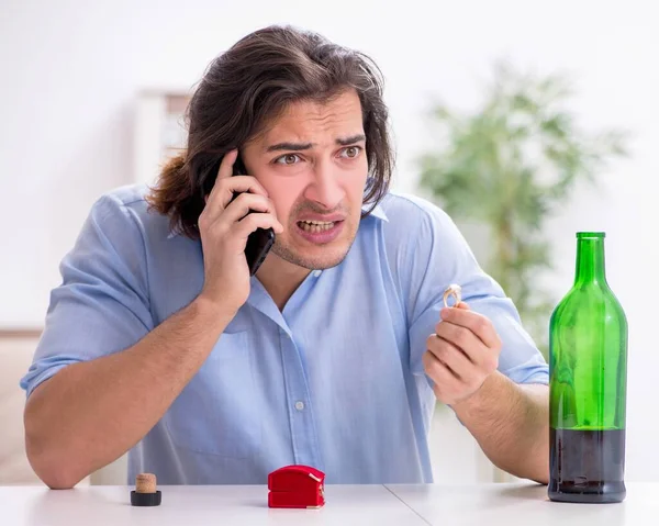 Male Alcoholic Unrequited Love Concept — Stock Photo, Image