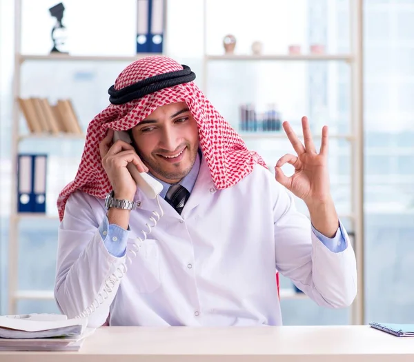 Arab Doctor Working Clinic — Stock Photo, Image