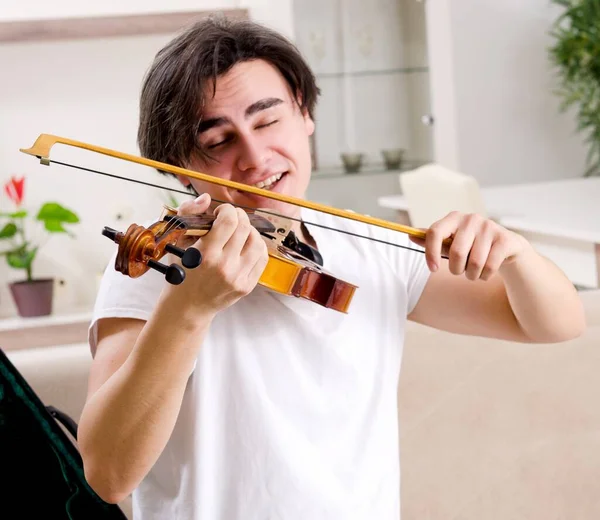 Jovem Músico Praticando Violino Casa — Fotografia de Stock