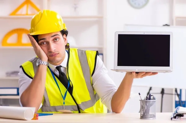 Ingeniero Construcción Masculino Que Trabaja Oficina — Foto de Stock
