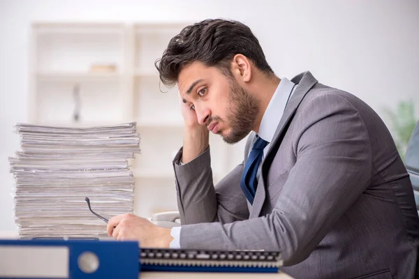 Young Employee Too Much Work Workplace — Stock Photo, Image
