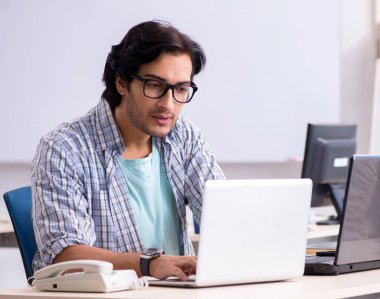 The it specialist working in the office