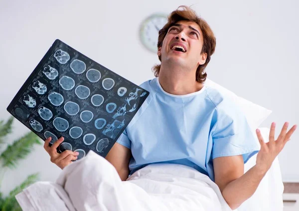 Young Male Patient Lying Couch Hospital — Stock Photo, Image