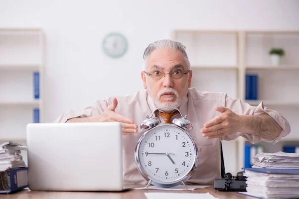 Oud Werknemer Time Management Concept — Stockfoto