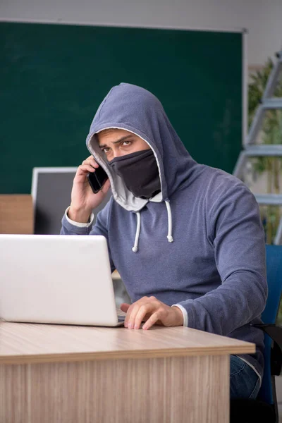 Young Hacker Sitting Classroom — Stock Photo, Image