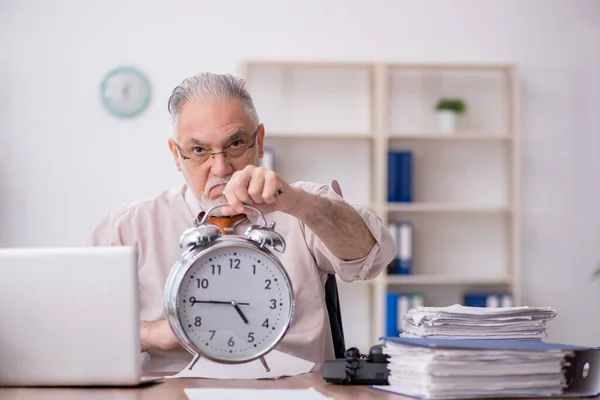 Oud Werknemer Time Management Concept — Stockfoto